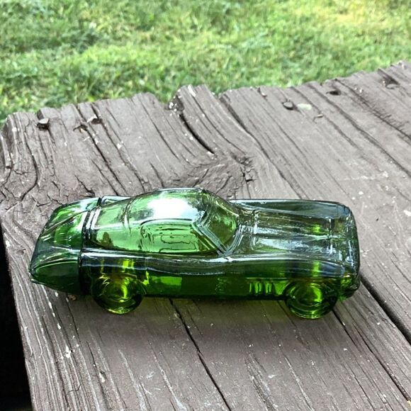 Vintage Avon Green Glass Car Decanter Full 2oz Deep Woods Aftershave 1960s - Picture 1 of 5